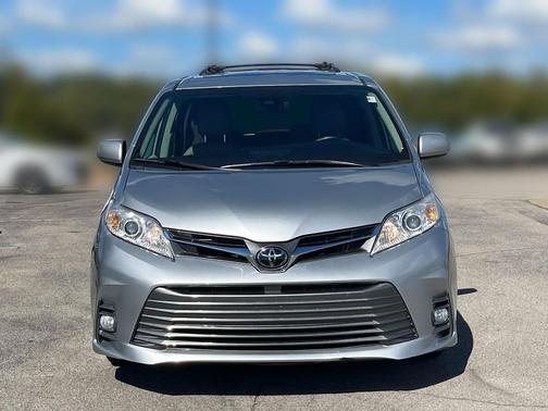 2020 Toyota Sienna XLE Premium