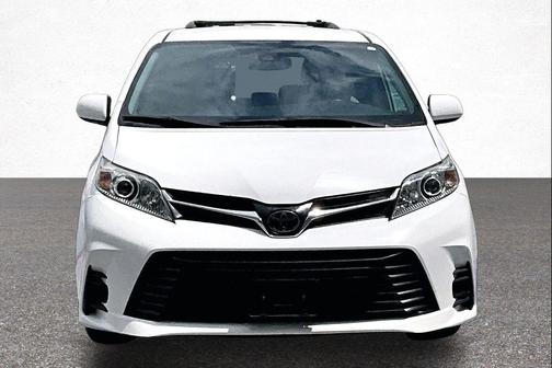Super White 2020 Toyota Sienna LE