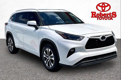 Wind Chill Pearl 2022 Toyota Highlander XLE