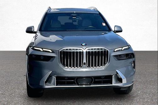 Skyscraper Grey Metallic 2024 BMW X7 xDrive40i