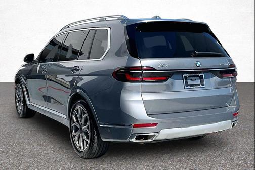 Skyscraper Grey Metallic 2024 BMW X7 xDrive40i