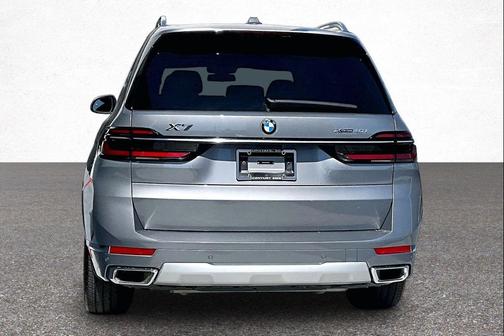 Skyscraper Grey Metallic 2024 BMW X7 xDrive40i