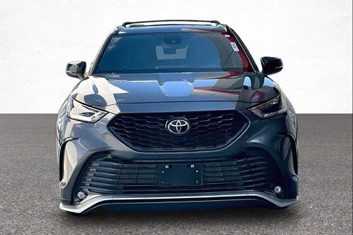 Magnetic Gray Metallic 2023 Toyota Highlander XSE