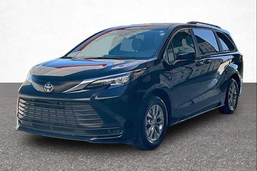 2026 Toyota Sienna LE