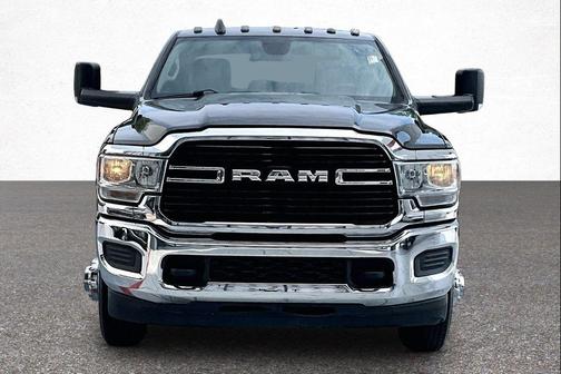 Granite Crystal Metallic Clearcoat 2019 RAM 3500 Big Horn Crew Cab 4x4 8' Box