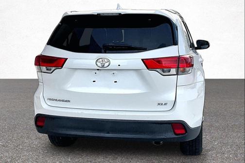 Blizzard Pearl 2017 Toyota Highlander XLE