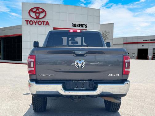 2022 RAM 2500 Laramie Crew Cab 4x4 6'4' Box