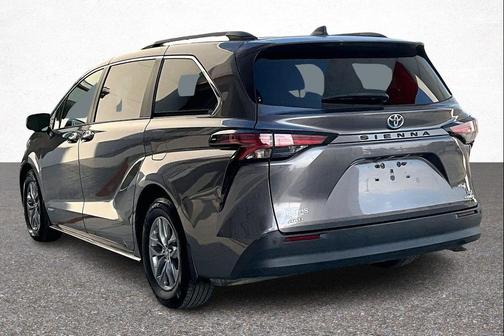 2021 Toyota Sienna XLE 7 Passenger