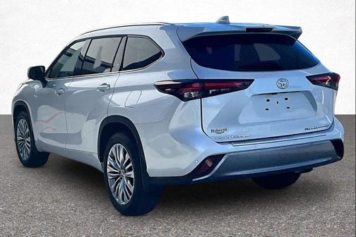 2026 Toyota Highlander Platinum
