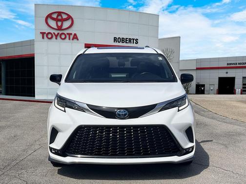 2021 Toyota Sienna XSE 7 Passenger