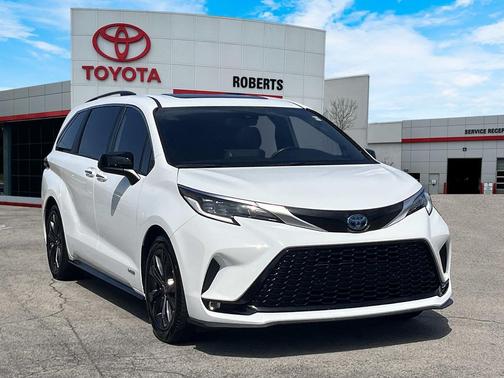 2021 Toyota Sienna XSE 7 Passenger