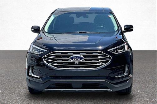 Black Metallic 2019 Ford Edge Titanium