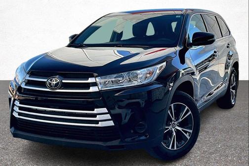 2019 Toyota Highlander LE I4