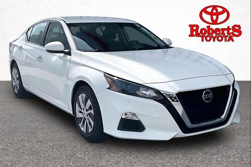 Glacier White 2022 Nissan Altima S FWD