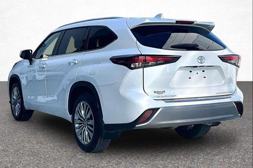 2025 Toyota Highlander Platinum