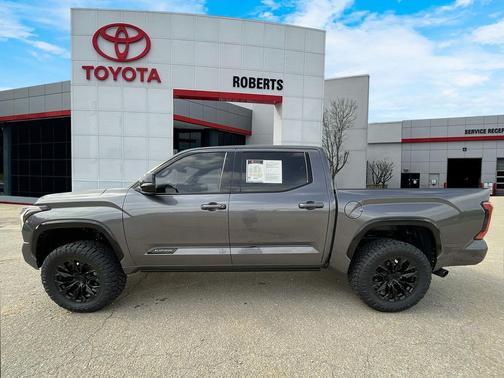 2023 Toyota Tundra Platinum