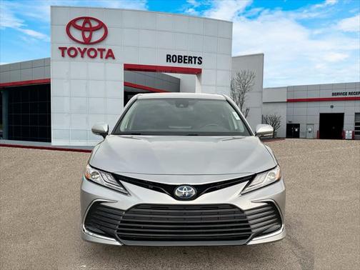 2022 Toyota Camry Hybrid XLE