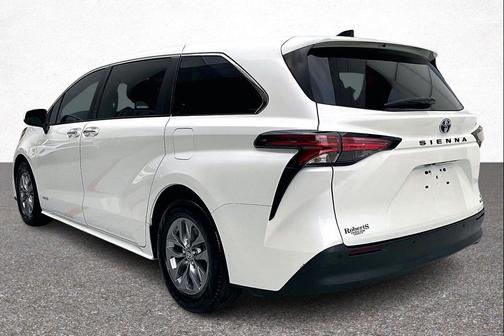 2021 Toyota Sienna XLE 7 Passenger