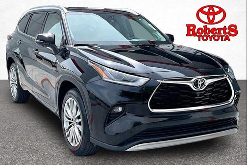 Midnight Black Metallic 2023 Toyota Highlander Platinum