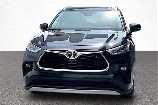 Midnight Black Metallic 2023 Toyota Highlander Platinum