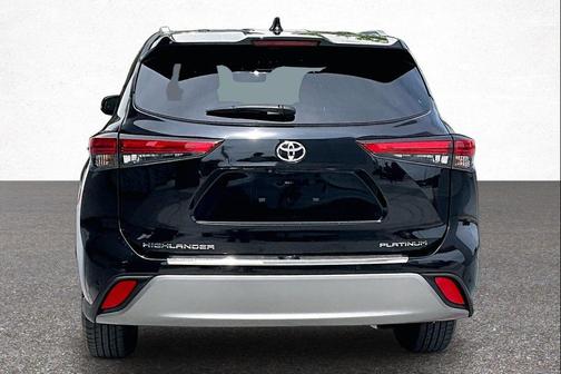 Midnight Black Metallic 2023 Toyota Highlander Platinum