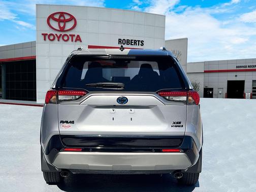 2024 Toyota RAV4 Hybrid SE