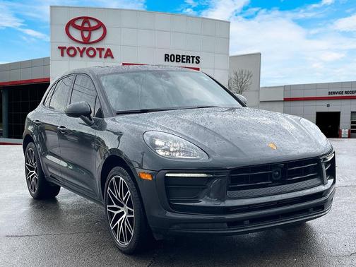 2023 Porsche Macan Base