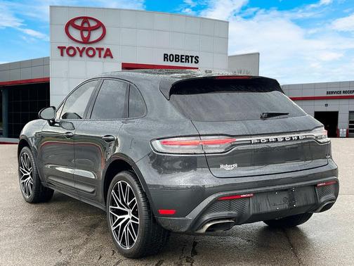 2023 Porsche Macan Base