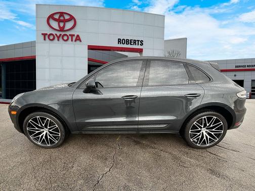 2023 Porsche Macan Base