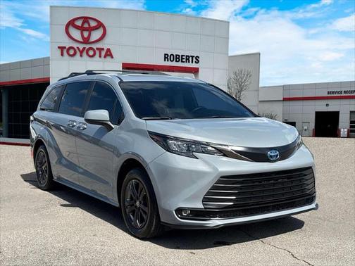 2024 Toyota Sienna Woodland Edition