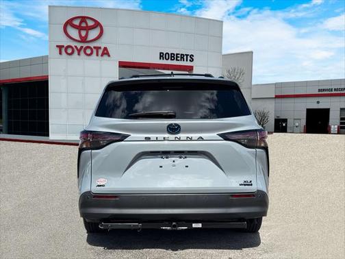 2024 Toyota Sienna Woodland Edition