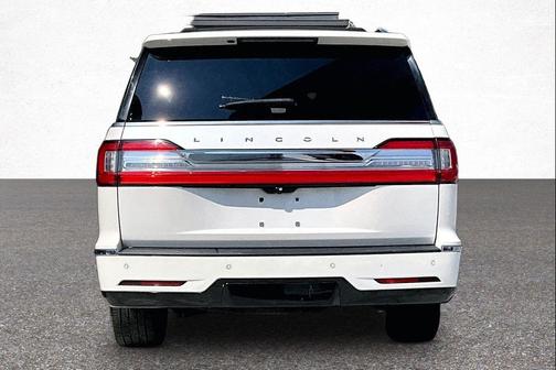 White Platinum Metallic Tri-Coat 2019 Lincoln Navigator L Reserve