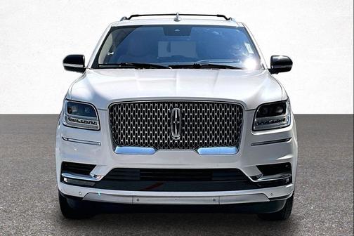 White Platinum Metallic Tri-Coat 2019 Lincoln Navigator L Reserve