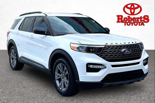 Oxford White 2021 Ford Explorer XLT