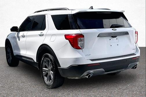 Oxford White 2021 Ford Explorer XLT