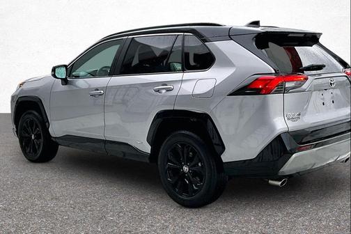 2023 Toyota RAV4 Hybrid SE