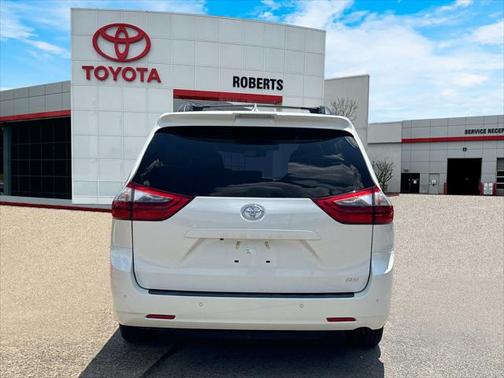 2020 Toyota Sienna XLE Premium