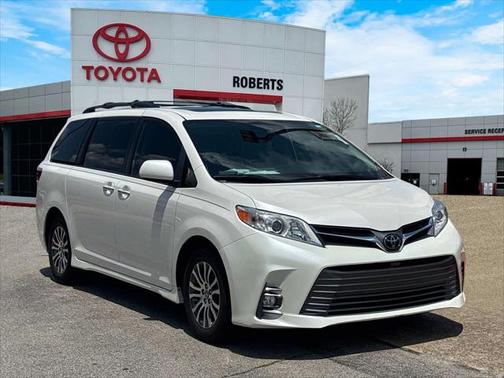 2020 Toyota Sienna XLE Premium