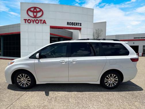 2020 Toyota Sienna XLE Premium