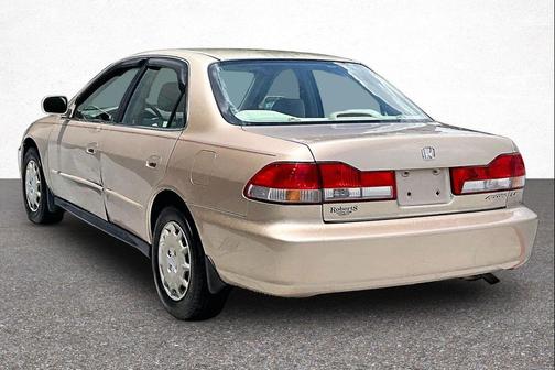 Naples Gold Metallic 2002 Honda Accord LX