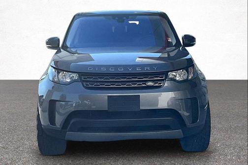 Gray Metallic 2018 Land Rover Discovery SE