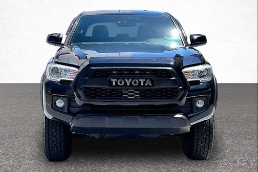 Midnight Black Metallic 2019 Toyota Tacoma TRD Off Road