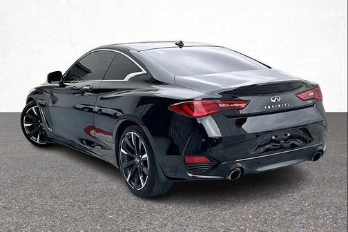 2022 INFINITI Q60 LUXE
