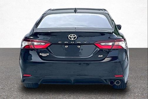 Midnight Black Metallic 2021 Toyota Camry SE