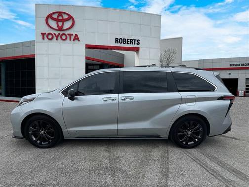 2021 Toyota Sienna XSE 7 Passenger
