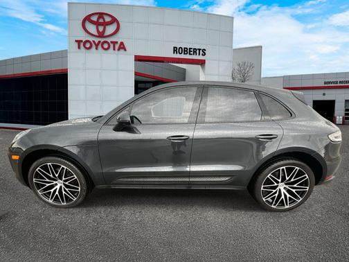 2023 Porsche Macan Base