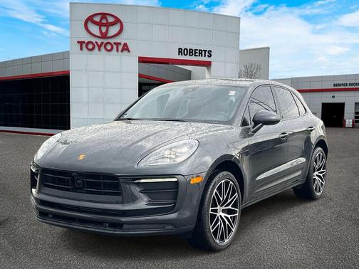 2023 Porsche Macan Base