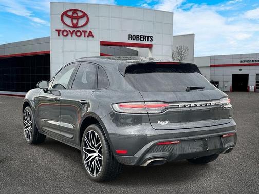 2023 Porsche Macan Base