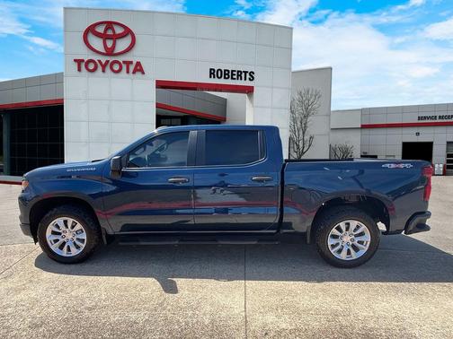 2022 Chevrolet Silverado 1500 Custom