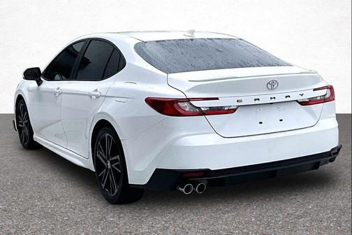 Ice 2025 Toyota Camry SE